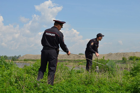 Полицейские заставляли жителей Алтайского края принимать наркотики 