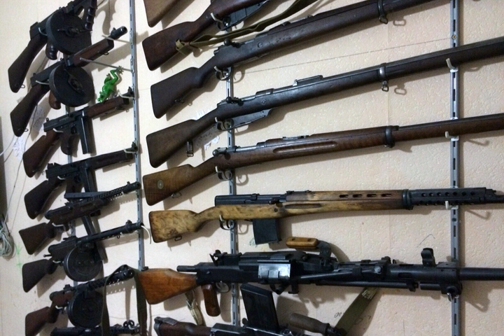 Полиция нашла более 50 пулеметов и винтовок у новосибирской ОПГ