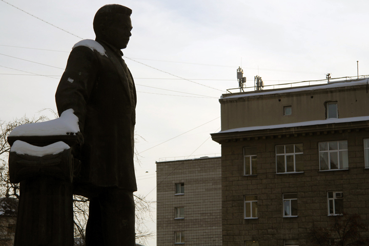 Новосибирской площади Свердлова не присвоили имя Крячкова