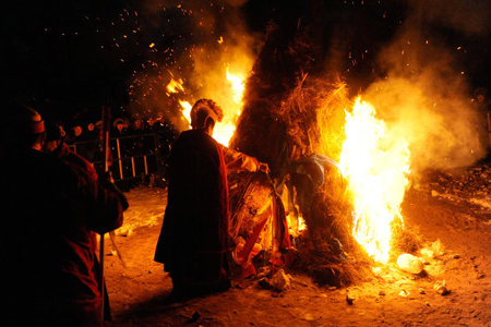 Буддисты проведут обряд очищения огнем в Новосибирске