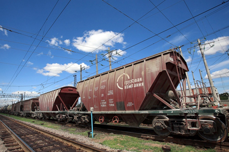 ПГК увеличила объемы перевозок грузов в цементовозах в Западной Сибири
