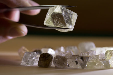 «Алроса» намерена создать в Барнауле центр огранки алмазов 