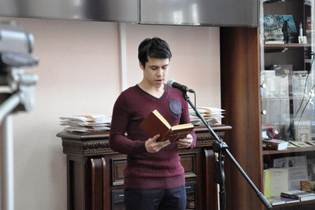 Лучшего читчика-старшеклассника выберут в Новосибирске на «Странице 16»
