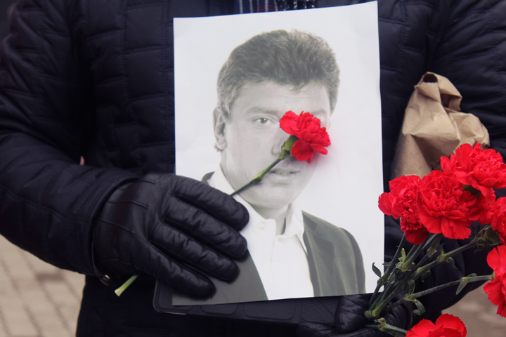 «Они уже боятся, что будет взрыв»: новосибирцы почтили память Бориса Немцова