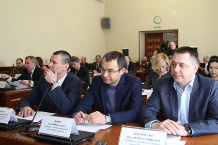 Новосибирские депутаты обсудили возможности благоустройства дворов в 2016 году