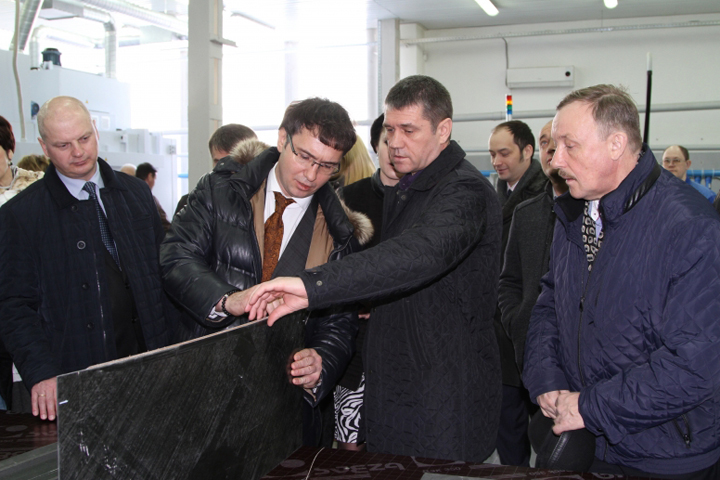 Новосибирские депутаты посетили ФГУП «СибНИА им. С. А. Чаплыгина»