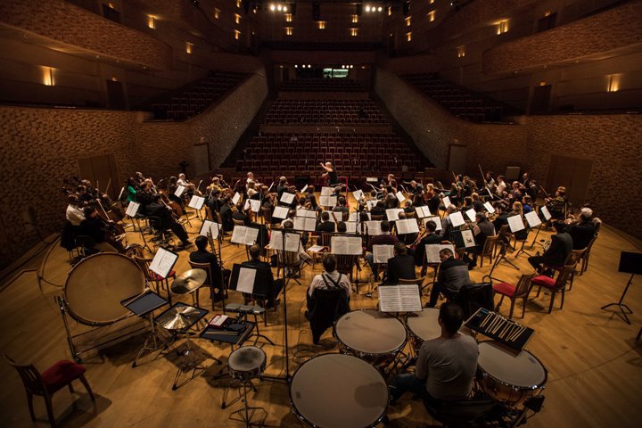 Юбилей симфонического оркестра отметят концертом и музыкой в метро Новосибирска
