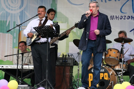 Красноярский губернатор не сможет спеть на юбилее «Хора Турецкого»