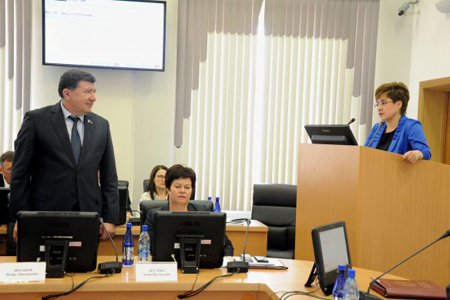 Жданова представила своего преемника в забайкальском заксобрании 