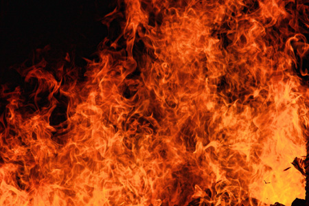 Восемь человек сгорели в общежитии на складе в Приангарье