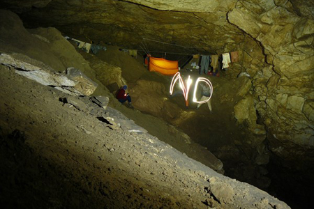 Шойгу послал 60 спелеологов в самую глубокую пещеру России на Алтае
