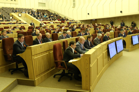 Новосибирские депутаты обязали власти обеспечить доступность транспорта для инвалидов 