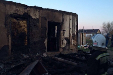 Пять человек погибли при пожаре под Новосибирском