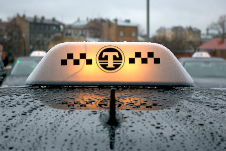 Таксисты стали гидами для посетителей Томска