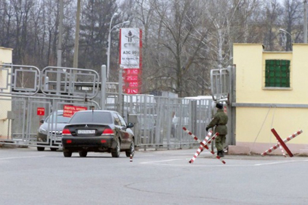 Красноярский офицер получил условное за избиение решившего досмотреть его машину солдата