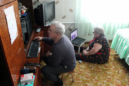 Навыки безопасного поведения пенсионеров в интернете оценят в Новосибирской области
