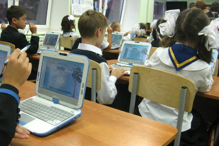 Школьники Новосибирска соревнуются на лучший исследовательский проект