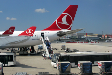 Более 20 новосибирцев отказались от вылета в Стамбул после взрывов в аэропорту 