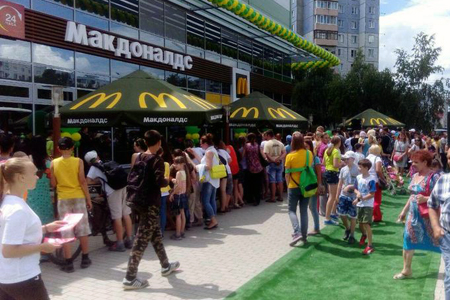 Первый ресторан McDonald's открылся в Барнауле