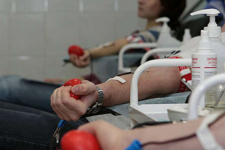 Новосибирские студенты сдали более 600 литров крови во время донорской акции