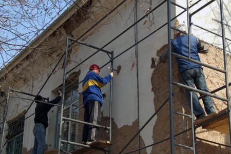 Мэрия Новосибирска расторгла 85 договоров на капремонт жилья