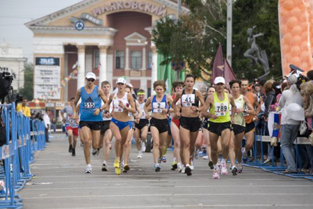 Самый масштабный марафон в Сибири пройдет без иностранных бегунов