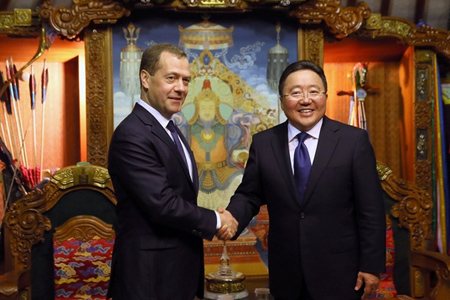 Медведев обсудил Байкал и строительство ГЭС «Эгийн-гол» с президентом Монголии 