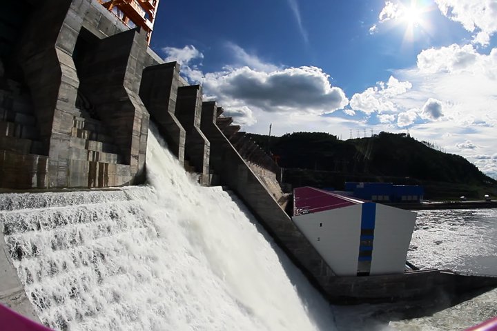 Богучанская ГЭС увеличила выработку, несмотря на маловодье 