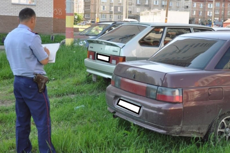 Новосибирский суд признал незаконными штрафы за парковку на детских площадках