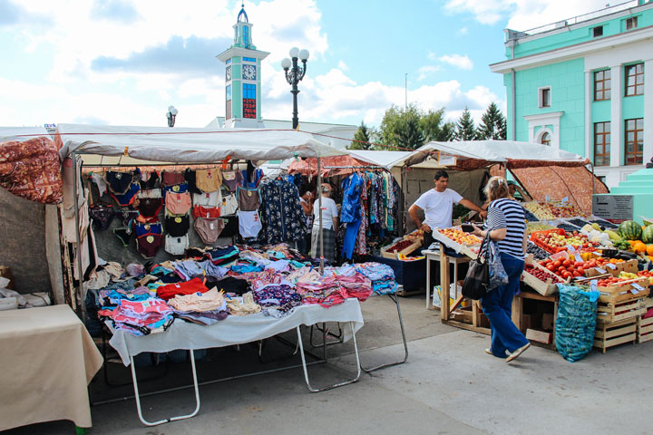 Город-ярмарка: как и чем торгуют на улицах Новосибирска