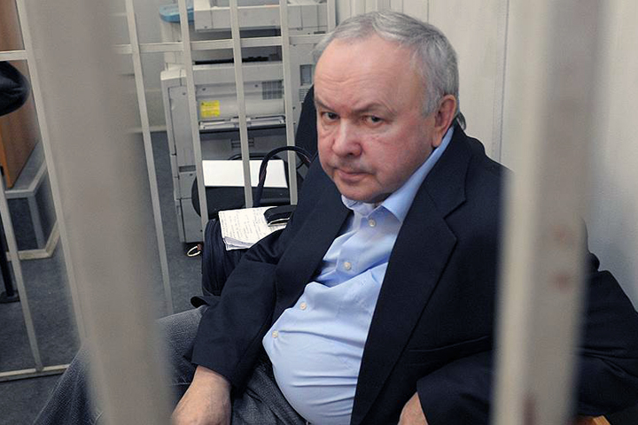 Суд начнет рассматривать новое дело экс-главы омского «Мостовика»