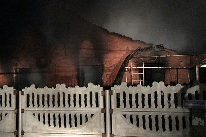 Четверо детей из приемной семьи погибли при пожаре в Калачинске 