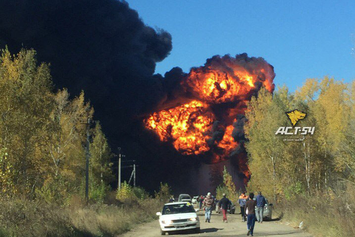 Дым от пожара на заводе в Марусино дошел до центра Новосибирска