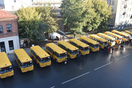 Новые школьные автобусы поступили в районы Новосибирской области