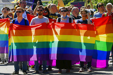 Лидер иркутского ЛГБТ-движения покинул пост из-за гей-парада