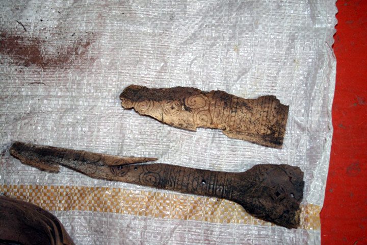 Алтайские сельчане нашли средневековый саркофаг со стрелами