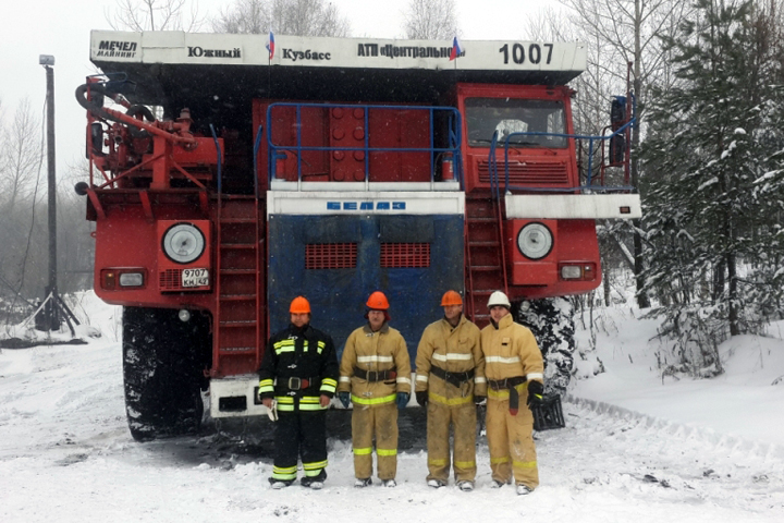 Единственный пожарный БелАЗ высотой с трехэтажный дом собрали в Кузбассе