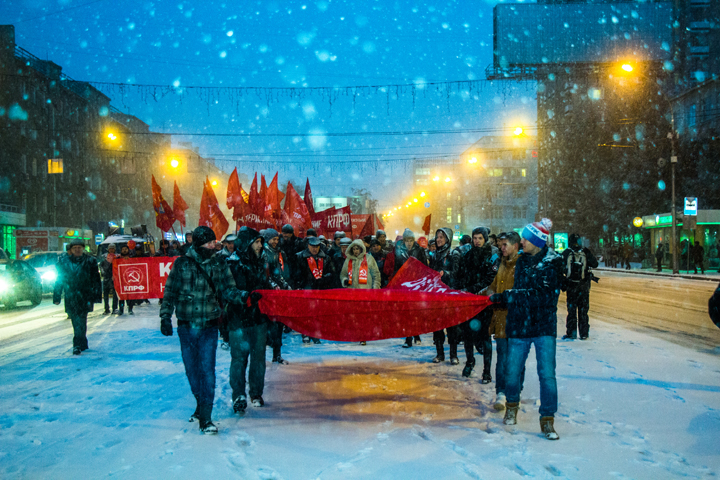 Коммунисты пронесли тоску по прошлому через заснеженный Новосибирск