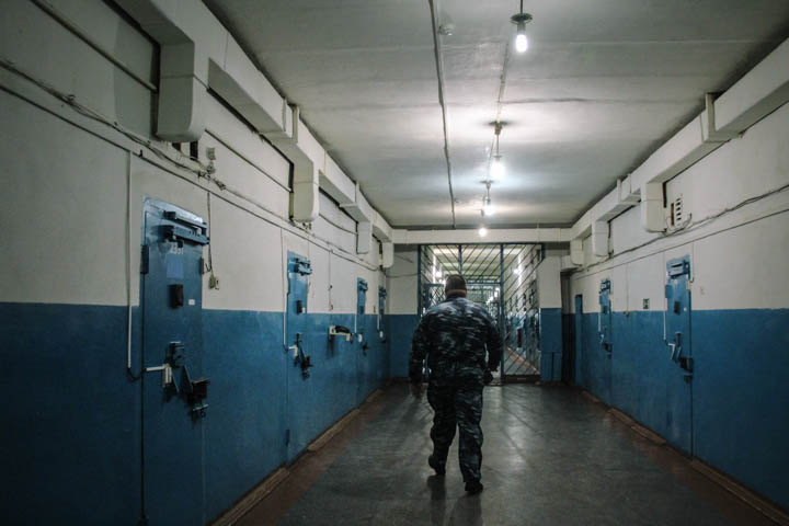 Заключенный новосибирского СИЗО заявил о пытках и угрозе изнасилования