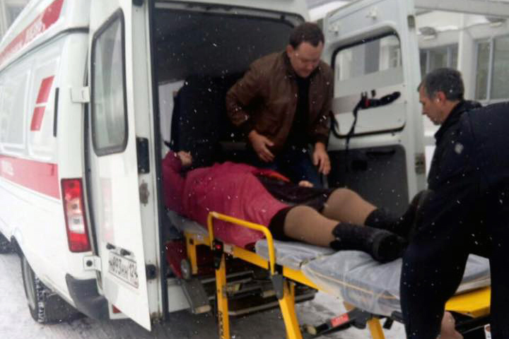 Женщина сломала ногу на крыльце мэрии Красноярска