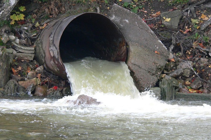Водоканал в Бурятии сбрасывает в Селенгу загрязненные тяжелыми металлами и нефтепродуктами стоки