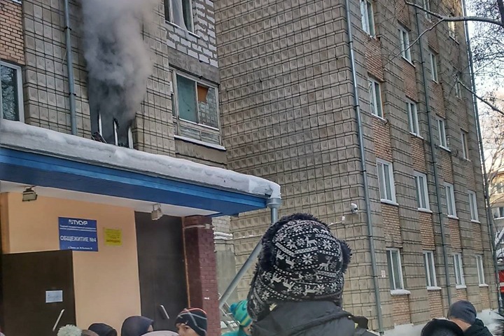 Общежитие загорелось в Томске