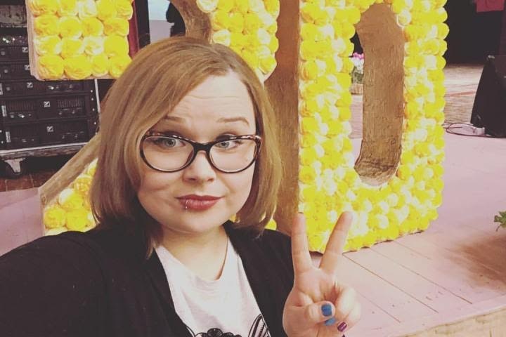 Красноярская учительница уволена после обвинения в ЛГБТ-пропаганде и сатанизме