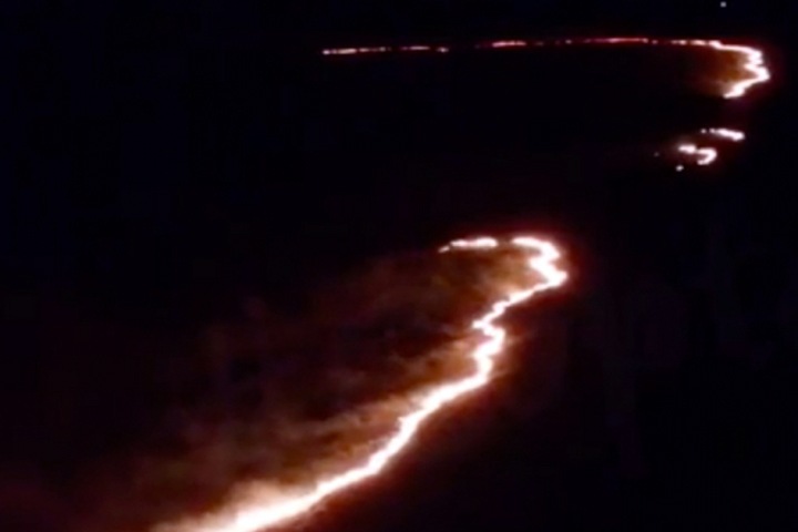 Ночной январский пожар на Байкале сняли с высоты птичьего полета