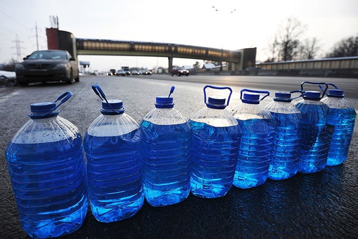Около 10 тыс. литров жидкости с метанолом нашли в магазине «Светофор» в Бурятии 