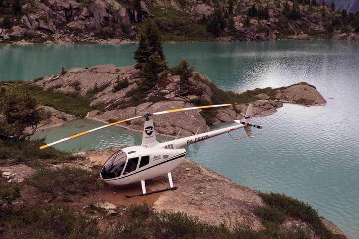 «Алтай Авиа» заявила об исправности упавшего в Телецкое озеро вертолета
