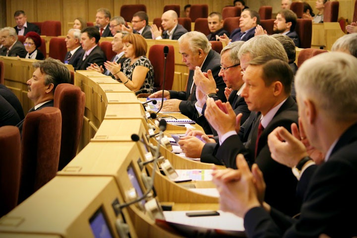 Депутаты не задали ни одного вопроса на сессии новосибирского парламента