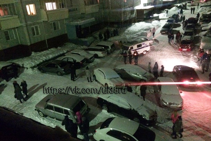 Две школьницы сбросились с многоэтажки в Усть-Илимске и погибли