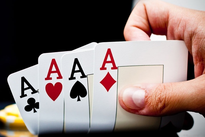 Томский чиновник проиграл деньги из бюджета в покер