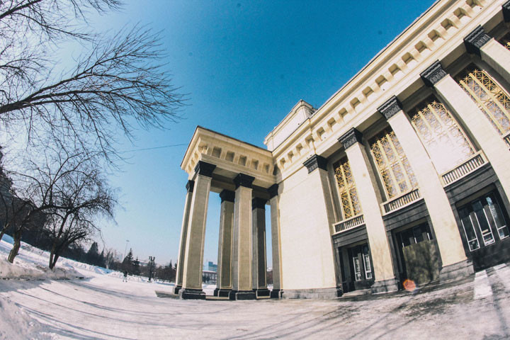 Призывникам разрешили проходить службу в Новосибирском оперном театре